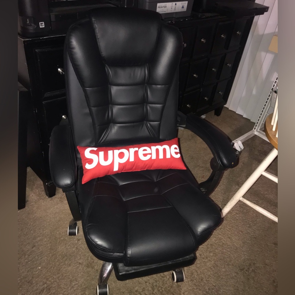 Supreme Pillow - Picture 3 of 5